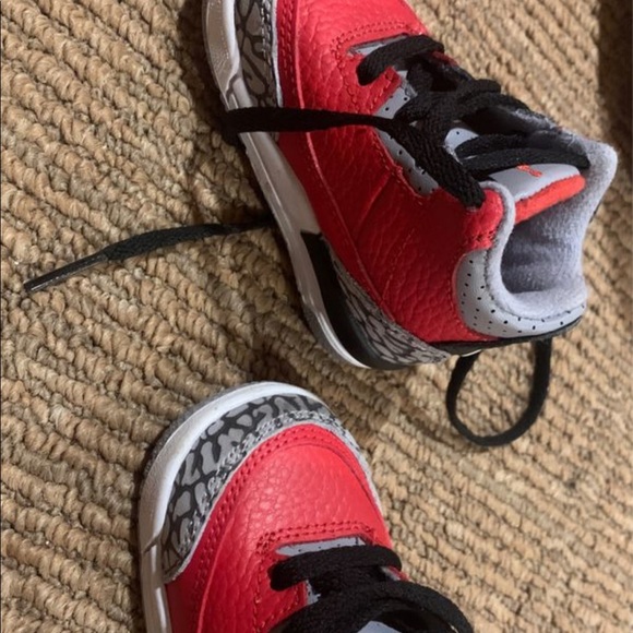 Retro 3s - Picture 2 of 2